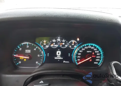 2018 Chevrolet Suburban Premier из США, поврежденный, VIN 1GNSKJKC3JR279853